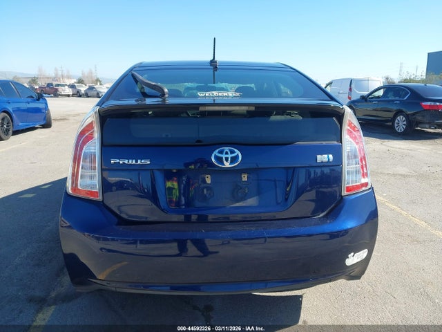 Toyota Prius Three 2014 JTDKN3DU6E1775090 Image 16