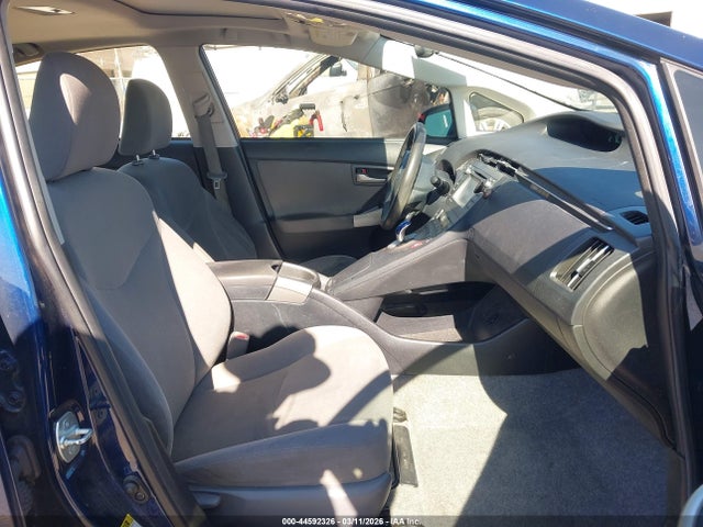 Toyota Prius Three 2014 JTDKN3DU6E1775090 Image 5