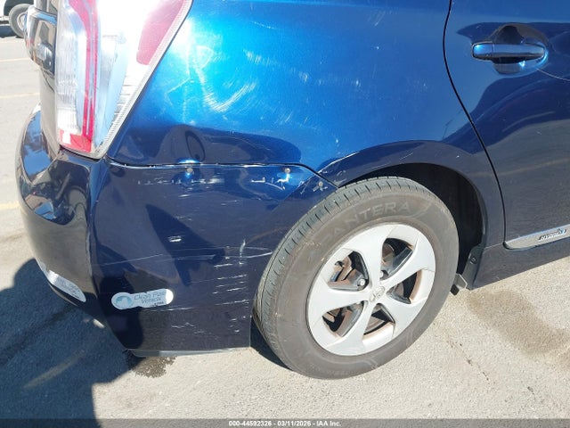 Toyota Prius Three 2014 JTDKN3DU6E1775090 Image 6