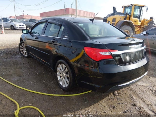 2011 CHRYSLER 200 1C3BC1FG8BN552818 Photo 2