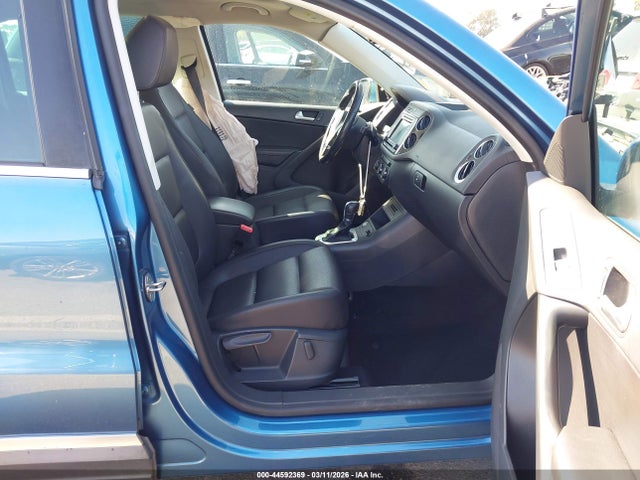 WVGRV7AX0HK019060 Volkswagen Tiguan 2.0t Wolfsburg Edition