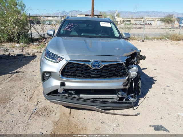 Aukcja sprzedaży 2022 Toyota Highlander Hybrid Platinum, vin: 5TDEBRCH6NS093892, numer aukcji: 44592382