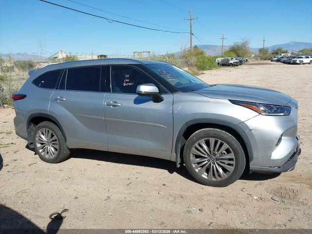 Aukcja sprzedaży 2022 Toyota Highlander Hybrid Platinum, vin: 5TDEBRCH6NS093892, numer aukcji: 44592382
