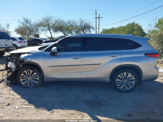 Aukcja sprzedaży 2022 Toyota Highlander Hybrid Platinum, vin: 5TDEBRCH6NS093892, numer aukcji: 44592382