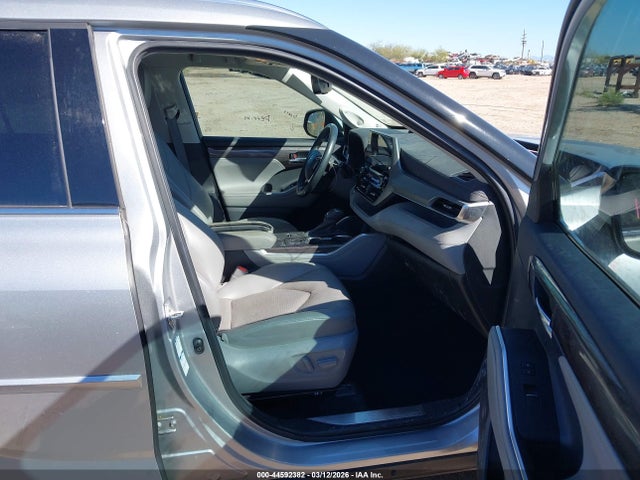 Aukcja sprzedaży 2022 Toyota Highlander Hybrid Platinum, vin: 5TDEBRCH6NS093892, numer aukcji: 44592382