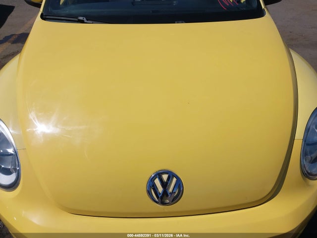 2014 Volkswagen Beetle 2.5l მანქანა იყიდება აუქციონზე, vin: 3VW5P7AT2EM800612, აუქციონის ნომერი: 44592391