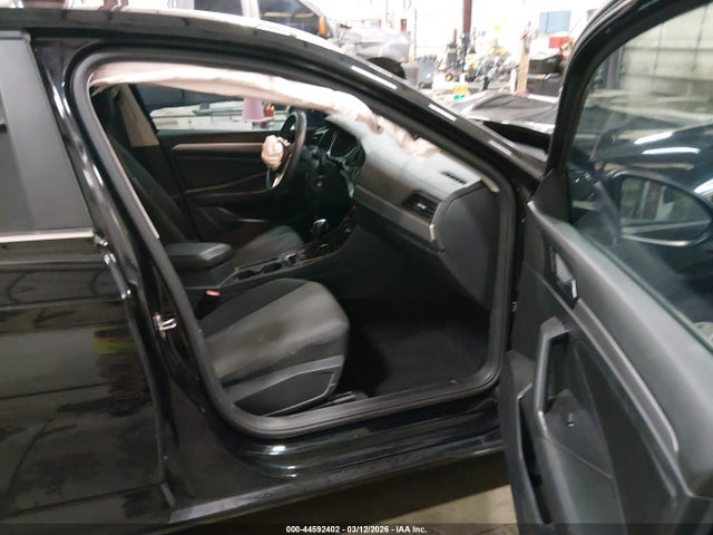 3VWC57BU1KM031147 Volkswagen Jetta 1.4t R-line/1.4t S/1.4t Se