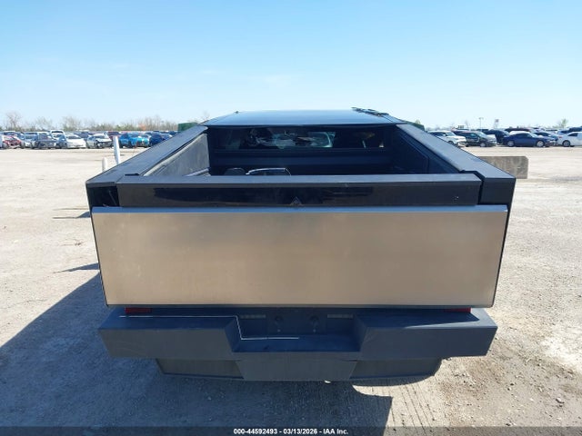 44592493 :رقم المزاد ، 7G2CEHED5RA002165 vin ، 2024 Tesla Cybertruck All-wheel Drive مزاد بيع