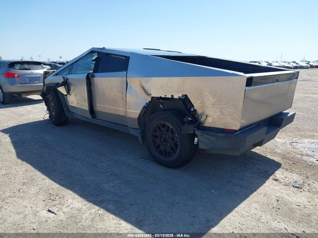 44592493 :رقم المزاد ، 7G2CEHED5RA002165 vin ، 2024 Tesla Cybertruck All-wheel Drive مزاد بيع