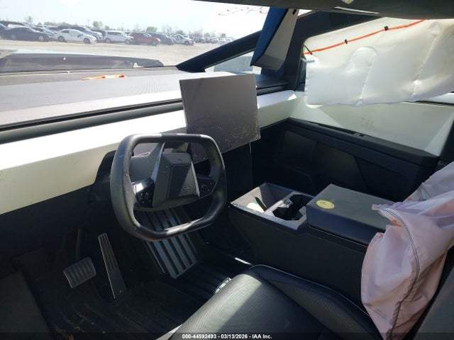 44592493 :رقم المزاد ، 7G2CEHED5RA002165 vin ، 2024 Tesla Cybertruck All-wheel Drive مزاد بيع
