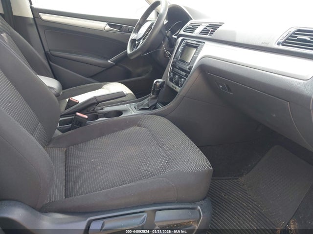 44592524 :رقم المزاد ، 1VWAT7A31GC062526 vin ، 2016 Volkswagen Passat 1.8t S مزاد بيع