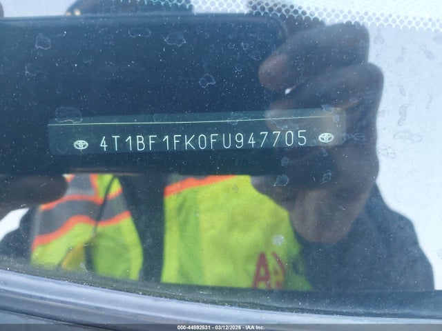 4T1BF1FK0FU947705 Toyota CAMRY SE