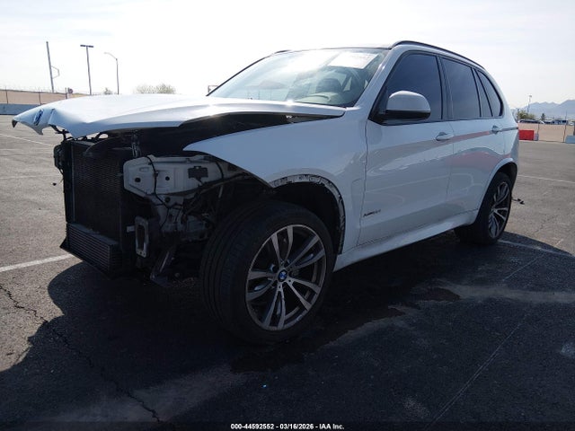 2016 BMW X5 5UXKR0C52G0P20530 Photo 1