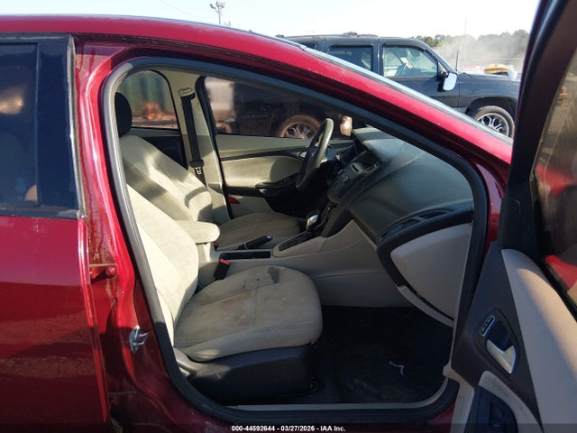 Ford FOCUS SE 2017 1FADP3F29HL229204 Image 16