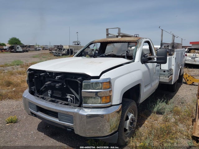 44592754 :رقم المزاد ، 1GB3CYCG9FF139937 vin ، 2015 Chevrolet Silverado 3500hd Chassis Wt مزاد بيع