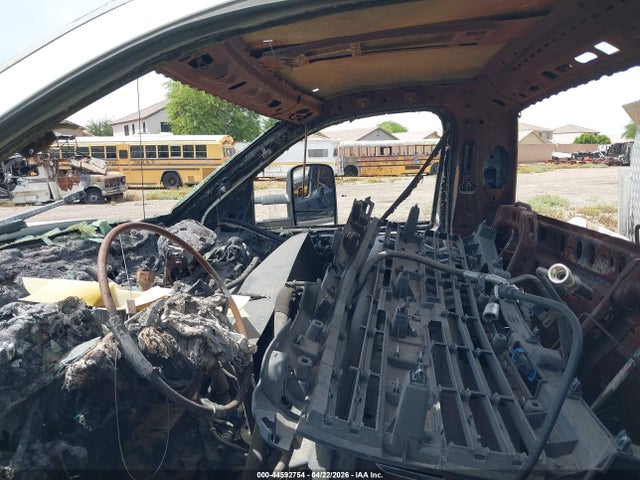 44592754 :رقم المزاد ، 1GB3CYCG9FF139937 vin ، 2015 Chevrolet Silverado 3500hd Chassis Wt مزاد بيع