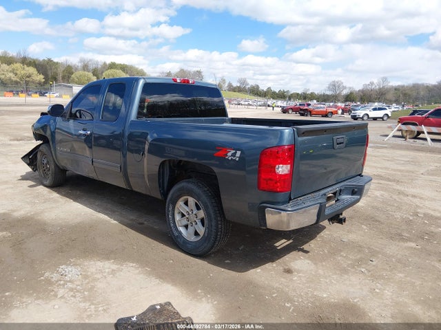 2011 CHEVROLET SILVERADO 1500 1GCRKSE31BZ221900 Photo 2