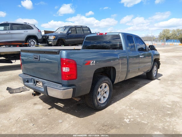 2011 CHEVROLET SILVERADO 1500 1GCRKSE31BZ221900 Photo 3