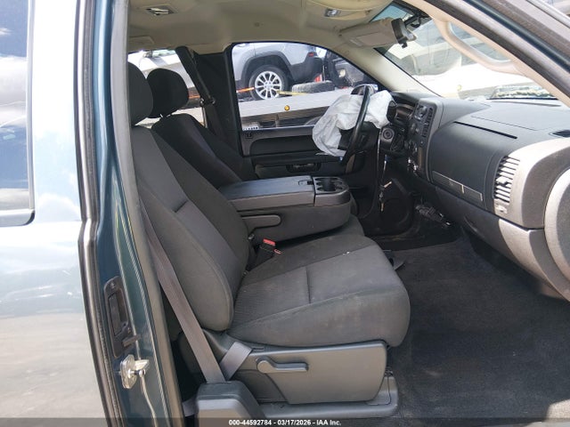 2011 CHEVROLET SILVERADO 1500 1GCRKSE31BZ221900 Photo 4