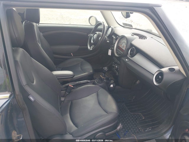 2011 MINI COOPER WMWSU3C52BT251946 Photo 4