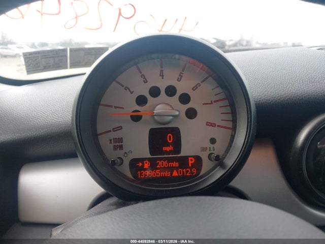 2011 MINI COOPER WMWSU3C52BT251946 Photo 6