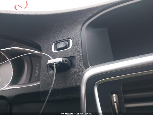 2015 VOLVO S60 YV126MFK3F1342496 Photo 10