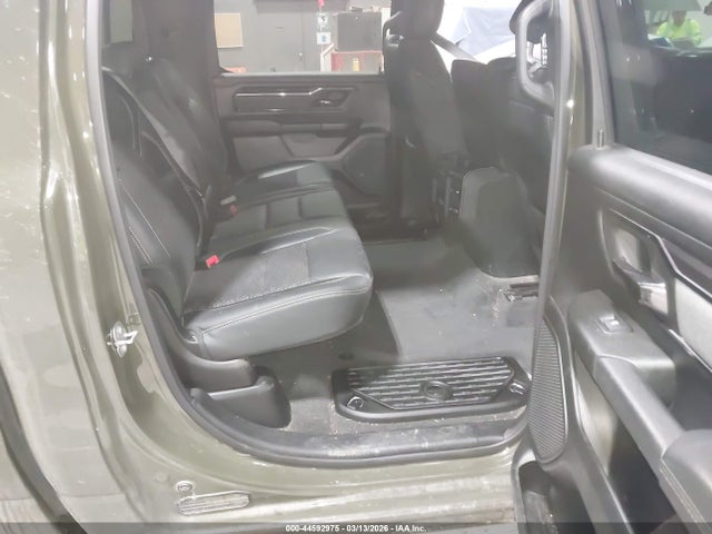 44592975 :رقم المزاد ، 1C6SRFFT3MN698011 vin ، 2021 Ram 1500 Big Horn  4x4 5'7 Box مزاد بيع