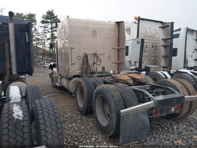 44592984 :رقم المزاد ، 1XPCDB8X0RN352203 vin ، 1994 Peterbilt 377 مزاد بيع