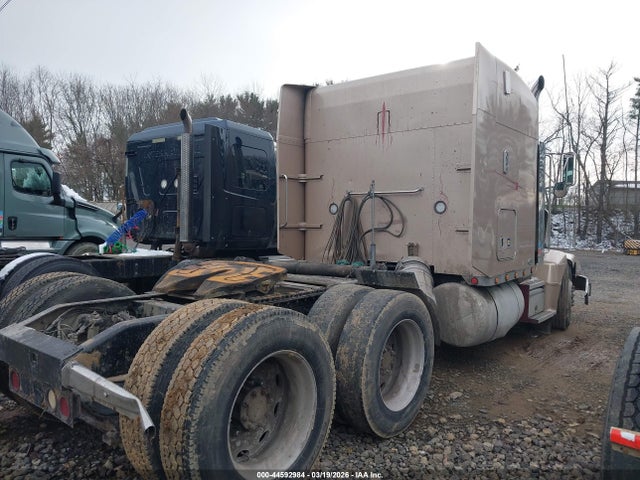44592984 :رقم المزاد ، 1XPCDB8X0RN352203 vin ، 1994 Peterbilt 377 مزاد بيع