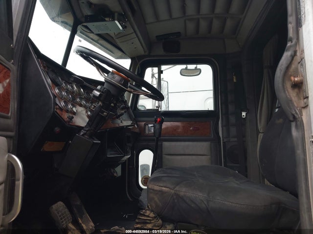 44592984 :رقم المزاد ، 1XPCDB8X0RN352203 vin ، 1994 Peterbilt 377 مزاد بيع