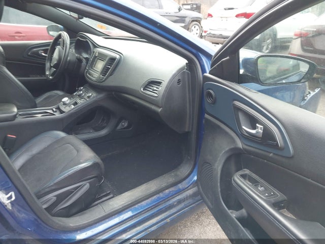 44592998 :رقم المزاد ، 1C3CCCBB3FN550328 vin ، 2015 Chrysler 200 S مزاد بيع