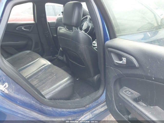 44592998 :رقم المزاد ، 1C3CCCBB3FN550328 vin ، 2015 Chrysler 200 S مزاد بيع