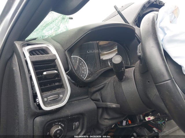 44593070 :رقم المزاد ، 1C6SRFBT6MN742220 vin ، 2021 Ram 1500 Big Horn  4x4 6'4 Box مزاد بيع
