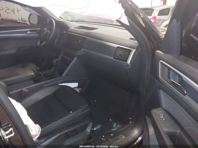 2022 Volkswagen Atlas Cross Sport 3.6l V6 Sel მანქანა იყიდება აუქციონზე, vin: 1V2BE2CA1NC202246, აუქციონის ნომერი: 44593138