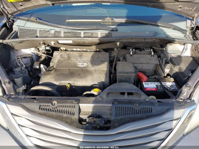 2014 TOYOTA SIENNA 5TDYK3DC9ES506076 Photo 9