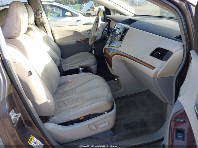 2014 TOYOTA SIENNA 5TDYK3DC9ES506076 Photo 4