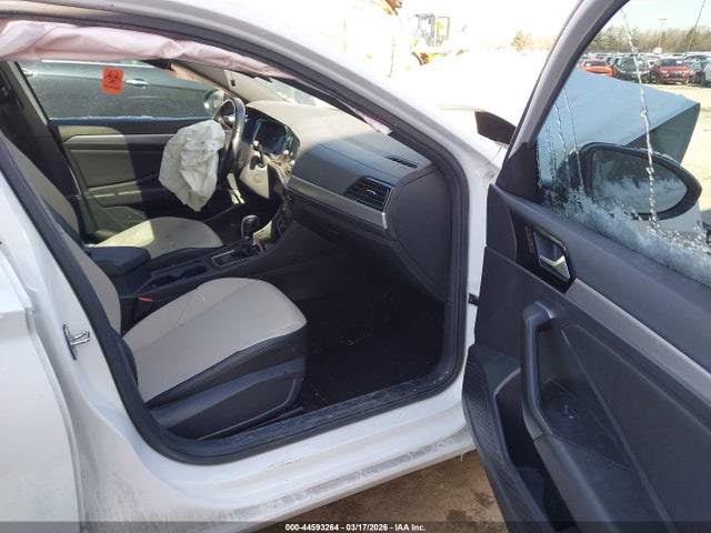 2019 Volkswagen Jetta 1.4t R-line/1.4t S/1.4t Se მანქანა იყიდება აუქციონზე, vin: 3VWCB7BU4KM273195, აუქციონის ნომერი: 44593264