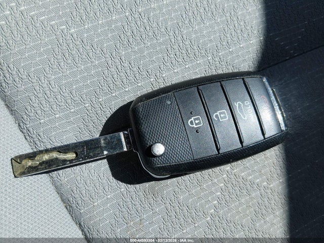 44593304 :رقم المزاد ، 3KPA24AB0KE241041 vin ، 2019 Kia Rio S مزاد بيع