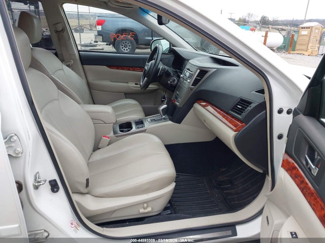 44593309 :رقم المزاد ، 4S4BRBKC7B3365306 vin ، 2011 Subaru Outback 2.5i Limited مزاد بيع