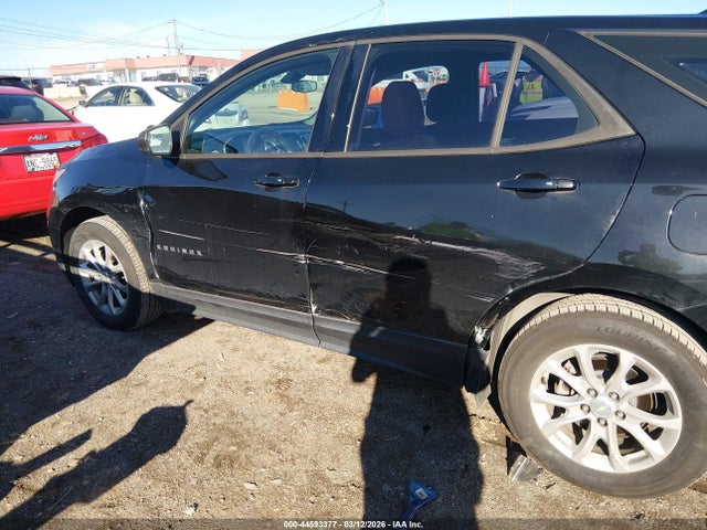 3GNAXHEV3JL129297 Chevrolet EQUINOX LS