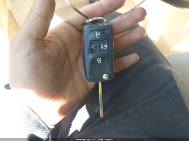 44593419 :رقم المزاد ، 1VWCP7A30DC028022 vin ، 2013 Volkswagen Passat 2.5l Sel Premium مزاد بيع