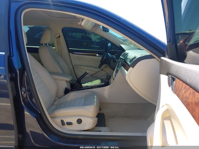 44593419 :رقم المزاد ، 1VWCP7A30DC028022 vin ، 2013 Volkswagen Passat 2.5l Sel Premium مزاد بيع