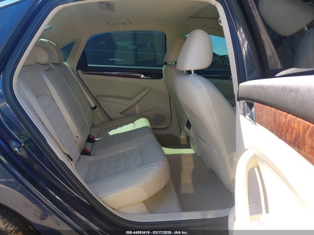 44593419 :رقم المزاد ، 1VWCP7A30DC028022 vin ، 2013 Volkswagen Passat 2.5l Sel Premium مزاد بيع