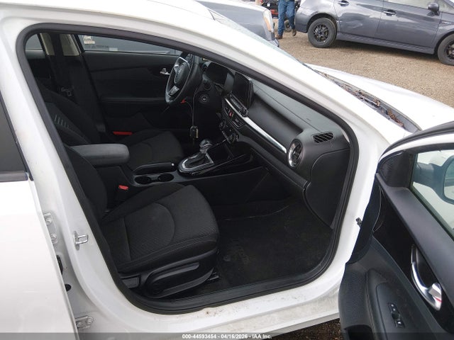2019 Kia Forte S მანქანა იყიდება აუქციონზე, vin: 3KPF34AD5KE012715, აუქციონის ნომერი: 44593454