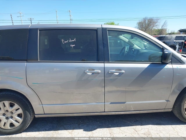 2C4RDGBG7JR231855 Dodge Grand Caravan Se