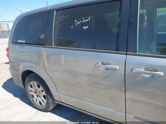 2C4RDGBG7JR231855 Dodge Grand Caravan Se