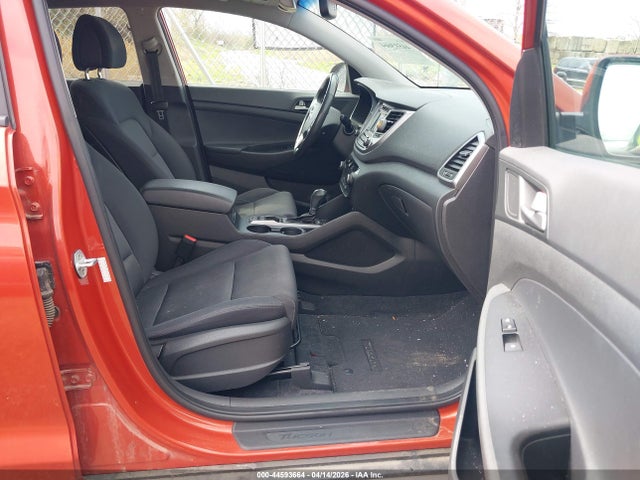 Продажа на аукционе авто 2017 Hyundai Tucson Value, vin: KM8J3CA2XHU574781, номер лота: 44593664