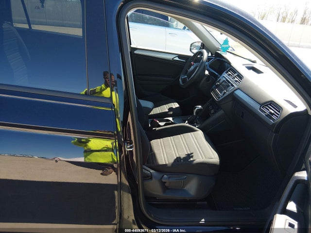 Volkswagen Tiguan 2.0t S 2023 3VVRB7AX2PM081727 Image 5