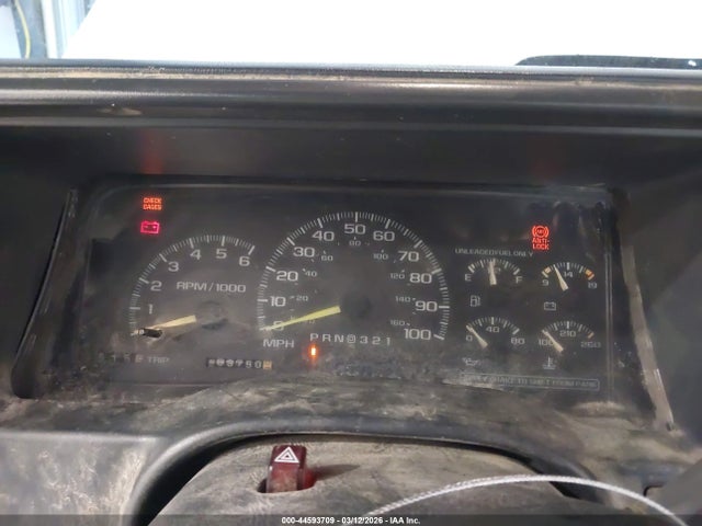 Aukcja sprzedaży 1999 Chevrolet K2500, vin: 1GCGK24R3XR710271, numer aukcji: 44593709