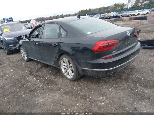 2019 VOLKSWAGEN PASSAT 1VWLA7A33KC003470 Photo 2